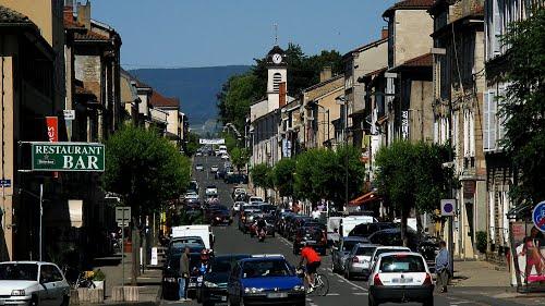RUE DE LA REPUBLIQUE A BELLEVILLE
