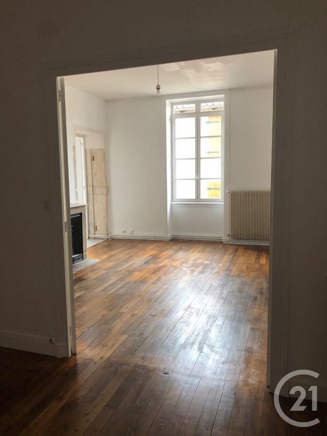 Afficher la photo en grand appartement à louer - 3 pièces - 100.0 m2 - BELLEVILLE - 69 - RHONE-ALPES - Century 21 Coquillat Immobilier