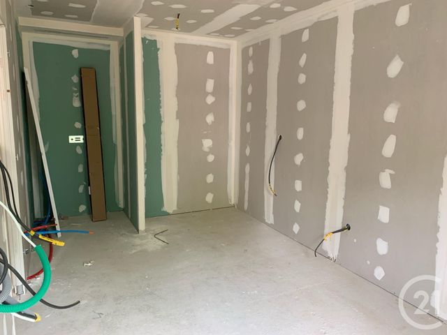 Afficher la photo en grand Appartement F4 à vendre - 5 pièces - 94.29 m2 - BELLEVILLE - 69 - RHONE-ALPES - Century 21 Coquillat Immobilier