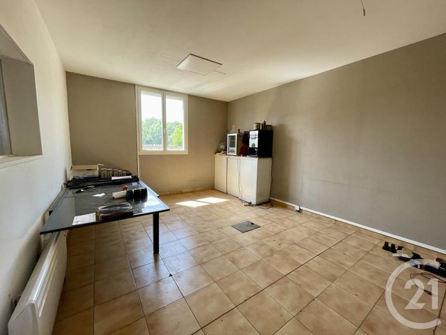 commerce à louer - 1800.0 m2 - LA CHAPELLE DE GUINCHAY - 71 - BOURGOGNE - Century 21 Coquillat Immobilier