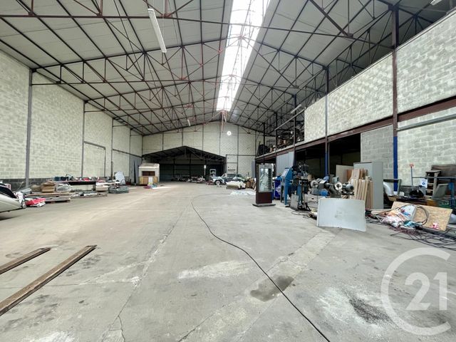 commerce à louer - 1800.0 m2 - LA CHAPELLE DE GUINCHAY - 71 - BOURGOGNE - Century 21 Coquillat Immobilier