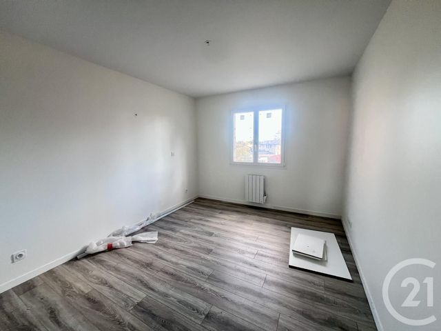 Appartement T4 à louer - 4 pièces - 110.0 m2 - LA CHAPELLE DE GUINCHAY - 71 - BOURGOGNE - Century 21 Coquillat Immobilier