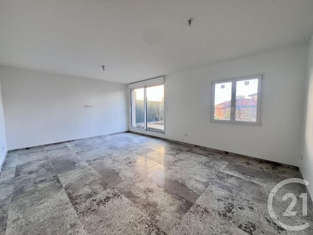 Appartement T4 à louer - 4 pièces - 110.0 m2 - LA CHAPELLE DE GUINCHAY - 71 - BOURGOGNE - Century 21 Coquillat Immobilier