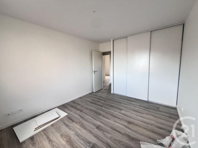 Appartement T4 à louer - 4 pièces - 110.0 m2 - LA CHAPELLE DE GUINCHAY - 71 - BOURGOGNE - Century 21 Coquillat Immobilier