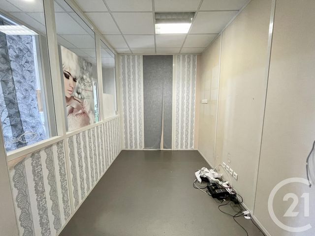 Afficher la photo en grand entreprise à louer - 120.02 m2 - BELLEVILLE - 69 - RHONE-ALPES - Century 21 Coquillat Immobilier