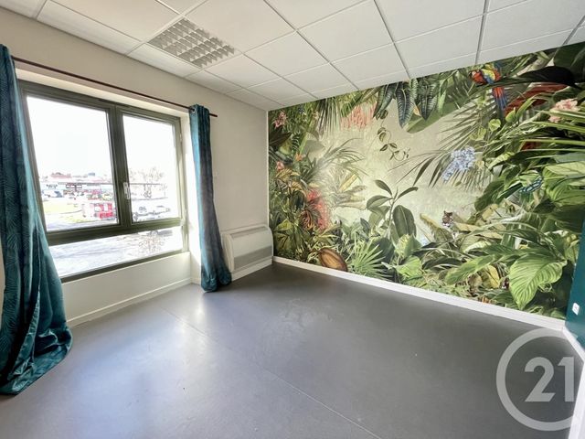 Afficher la photo en grand entreprise à louer - 120.02 m2 - BELLEVILLE - 69 - RHONE-ALPES - Century 21 Coquillat Immobilier