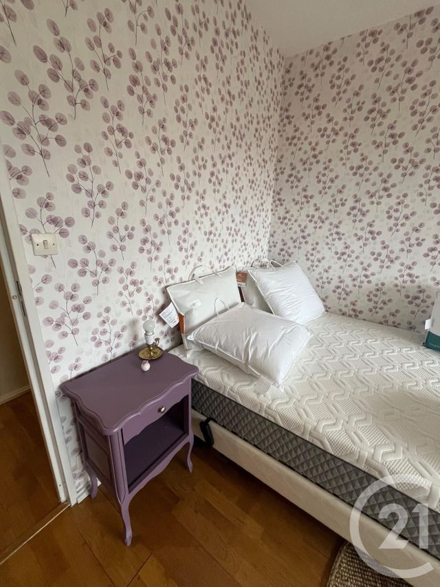 Afficher la photo en grand Appartement F2 à louer - 2 pièces - 59.0 m2 - CALUIRE ET CUIRE - 69 - RHONE-ALPES - Century 21 Coquillat Immobilier