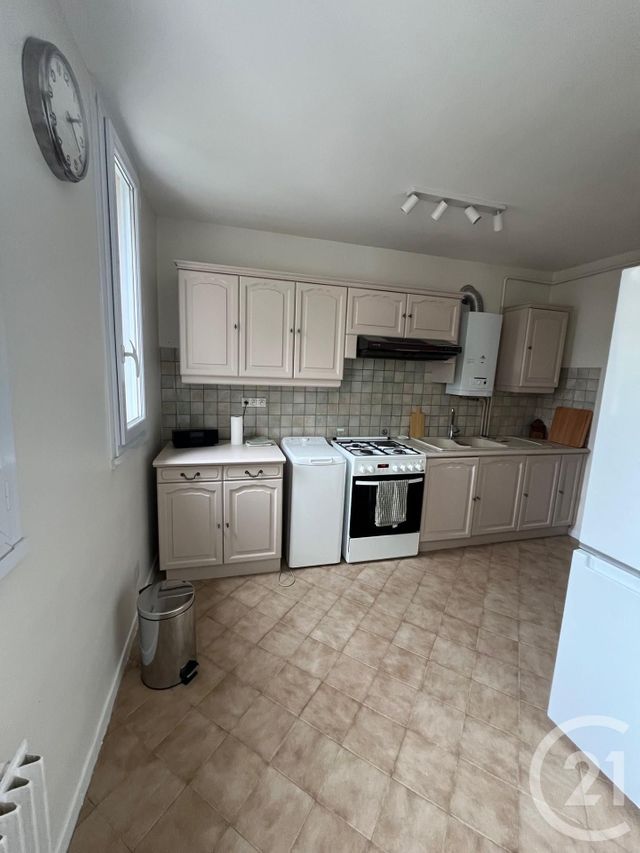 Afficher la photo en grand Appartement F2 à louer - 2 pièces - 59.0 m2 - CALUIRE ET CUIRE - 69 - RHONE-ALPES - Century 21 Coquillat Immobilier