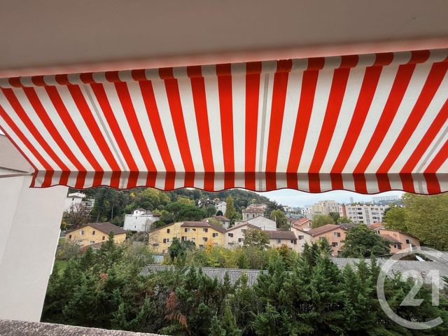 Afficher la photo en grand Appartement F2 à louer - 2 pièces - 59.0 m2 - CALUIRE ET CUIRE - 69 - RHONE-ALPES - Century 21 Coquillat Immobilier