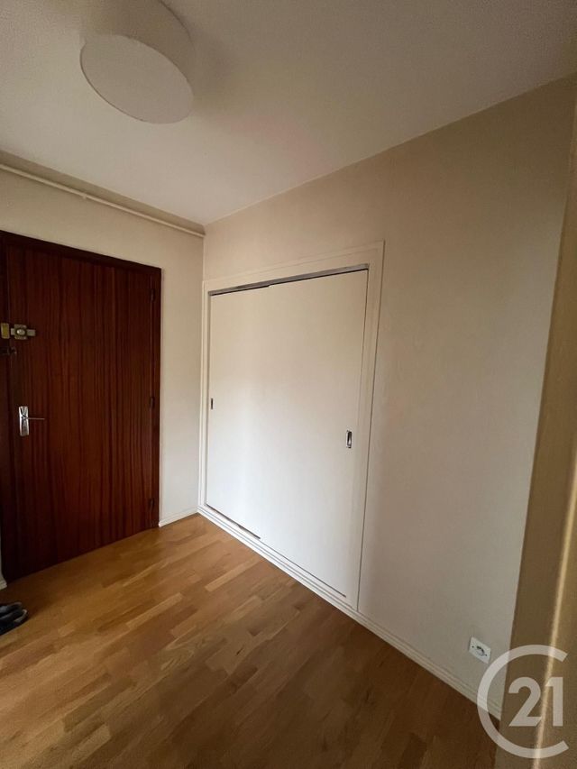 Afficher la photo en grand Appartement F2 à louer - 2 pièces - 59.0 m2 - CALUIRE ET CUIRE - 69 - RHONE-ALPES - Century 21 Coquillat Immobilier