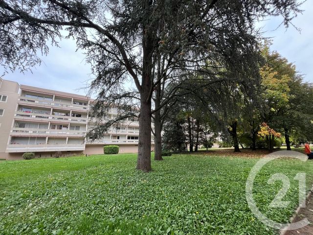 Afficher la photo en grand Appartement F2 à louer - 2 pièces - 59.0 m2 - CALUIRE ET CUIRE - 69 - RHONE-ALPES - Century 21 Coquillat Immobilier