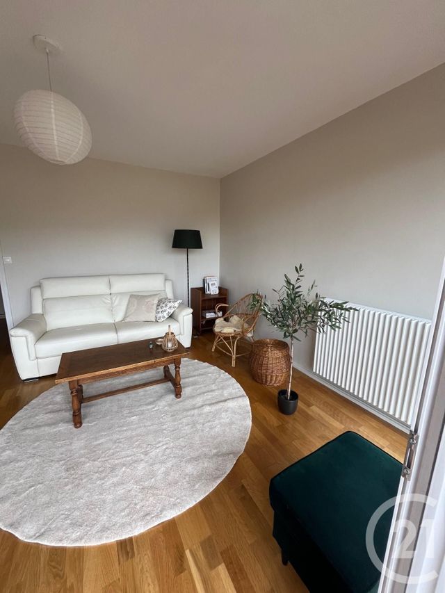 Afficher la photo en grand Appartement F2 à louer - 2 pièces - 59.0 m2 - CALUIRE ET CUIRE - 69 - RHONE-ALPES - Century 21 Coquillat Immobilier