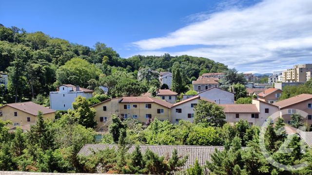 Afficher la photo en grand Appartement F2 à louer - 2 pièces - 59.0 m2 - CALUIRE ET CUIRE - 69 - RHONE-ALPES - Century 21 Coquillat Immobilier