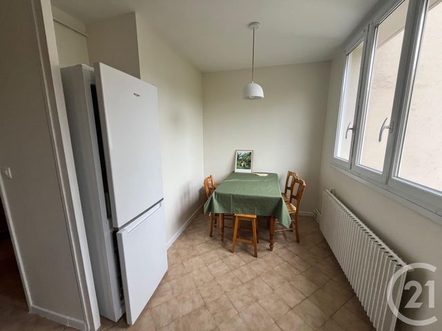 Afficher la photo en grand Appartement F2 à louer - 2 pièces - 59.0 m2 - CALUIRE ET CUIRE - 69 - RHONE-ALPES - Century 21 Coquillat Immobilier