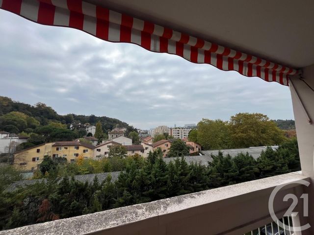 Afficher la photo en grand Appartement F2 à louer - 2 pièces - 59.0 m2 - CALUIRE ET CUIRE - 69 - RHONE-ALPES - Century 21 Coquillat Immobilier