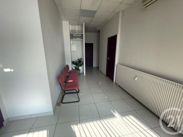 Appartement Local à louer - 1 pièce - 20.0 m2 - VILLEFRANCHE SUR SAONE - 69 - RHONE-ALPES - Century 21 Coquillat Immobilier