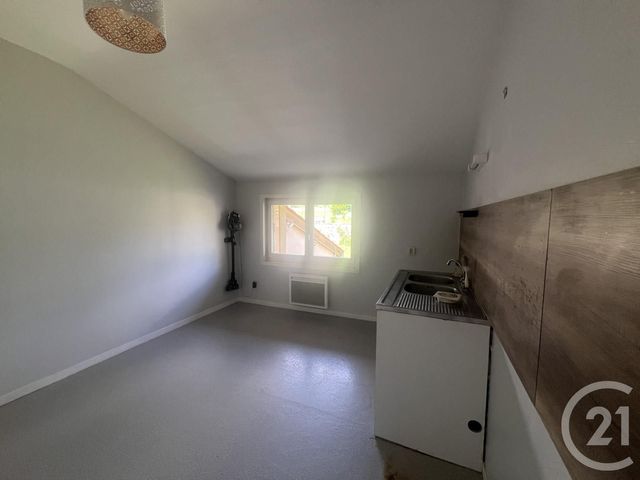 Appartement T3 à louer - 3 pièces - 76.42 m2 - JULIENAS - 69 - RHONE-ALPES - Century 21 Coquillat Immobilier