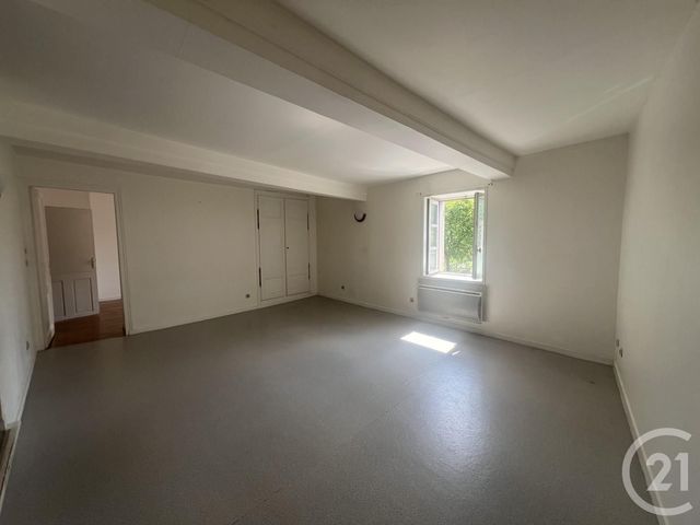 Appartement T3 à louer JULIENAS