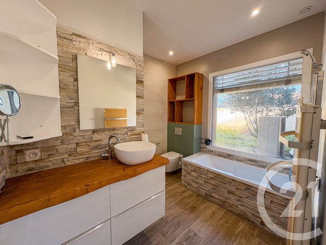 maison à vendre - 5 pièces - 139.25 m2 - LA CHAPELLE DE GUINCHAY - 71 - BOURGOGNE - Century 21 Coquillat Immobilier