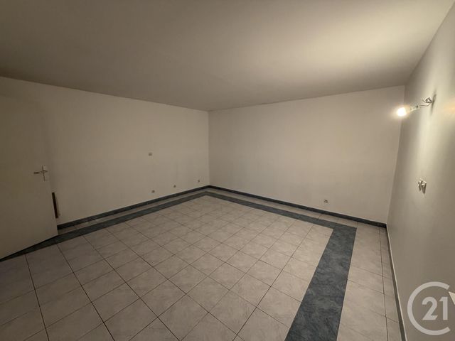 maison à louer - 5 pièces - 125.82 m2 - MONTMERLE SUR SAONE - 01 - RHONE-ALPES - Century 21 Coquillat Immobilier