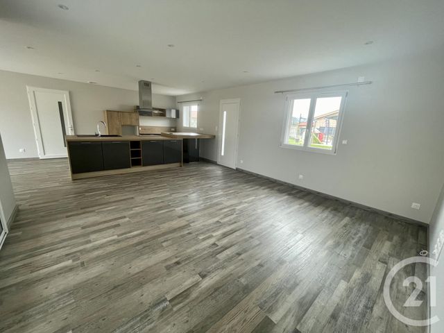 maison à louer - 5 pièces - 134.0 m2 - LA CHAPELLE DE GUINCHAY - 71 - BOURGOGNE - Century 21 Coquillat Immobilier