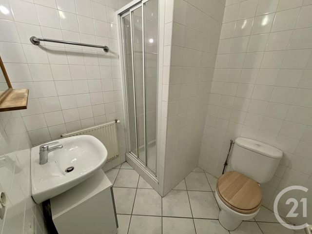 Appartement F3 à louer - 3 pièces - 60.7 m2 - ST GEORGES DE RENEINS - 69 - RHONE-ALPES - Century 21 Coquillat Immobilier