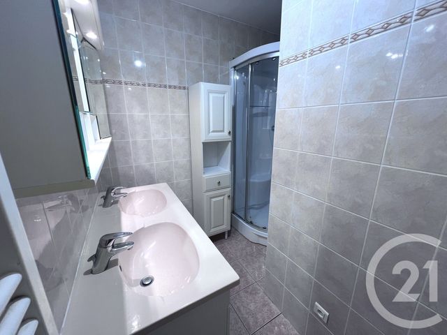 maison à louer - 5 pièces - 100.0 m2 - CHIROUBLES - 69 - RHONE-ALPES - Century 21 Coquillat Immobilier