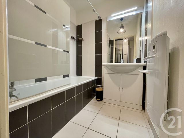 Appartement F2 à louer - 2 pièces - 50.0 m2 - BELLEVILLE - 69 - RHONE-ALPES - Century 21 Coquillat Immobilier