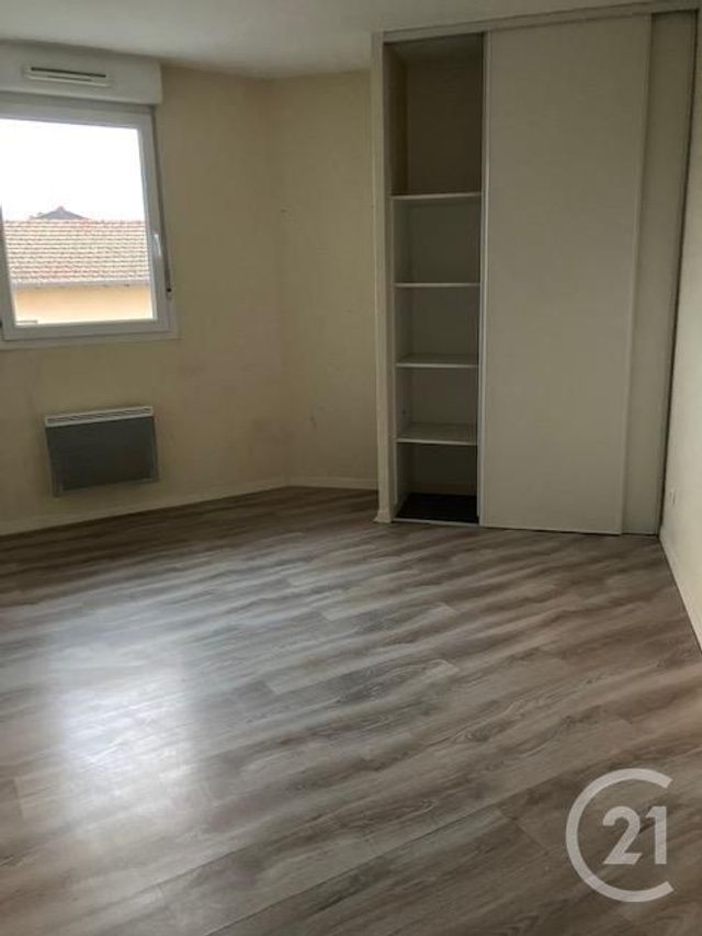 Appartement F3 à louer - 3 pièces - 62.54 m2 - BELLEVILLE - 69 - RHONE-ALPES - Century 21 Coquillat Immobilier