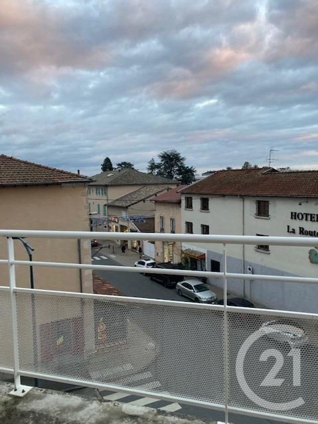 Appartement F3 à louer - 3 pièces - 62.54 m2 - BELLEVILLE - 69 - RHONE-ALPES - Century 21 Coquillat Immobilier