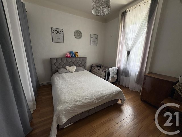 Appartement F3 à louer - 3 pièces - 93.06 m2 - BELLEVILLE - 69 - RHONE-ALPES - Century 21 Coquillat Immobilier
