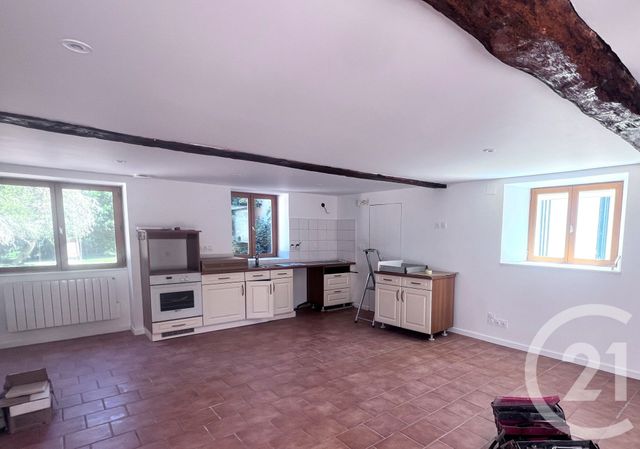 maison à louer - 4 pièces - 108.0 m2 - LA CHAPELLE DE GUINCHAY - 71 - BOURGOGNE - Century 21 Coquillat Immobilier