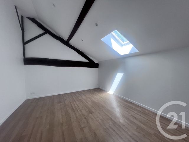 maison à louer - 4 pièces - 108.0 m2 - LA CHAPELLE DE GUINCHAY - 71 - BOURGOGNE - Century 21 Coquillat Immobilier