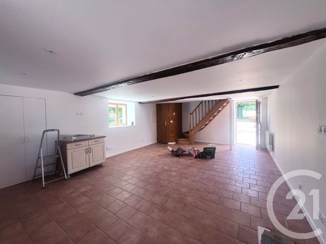 maison à louer - 4 pièces - 108.0 m2 - LA CHAPELLE DE GUINCHAY - 71 - BOURGOGNE - Century 21 Coquillat Immobilier