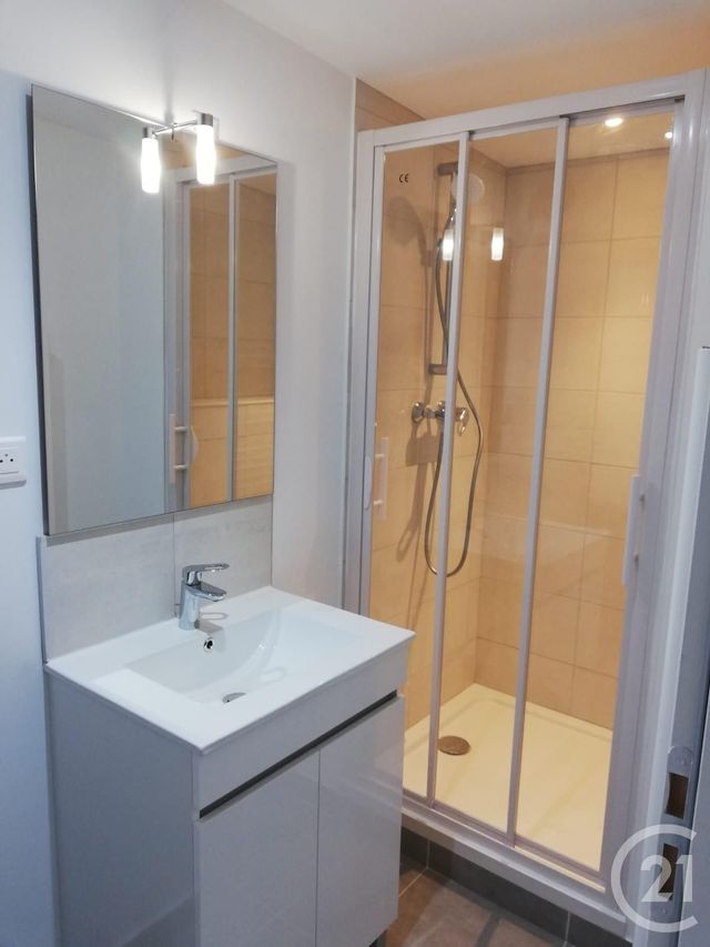 Appartement F2 à louer - 2 pièces - 46.23 m2 - BEAUJEU - 69 - RHONE-ALPES - Century 21 Coquillat Immobilier