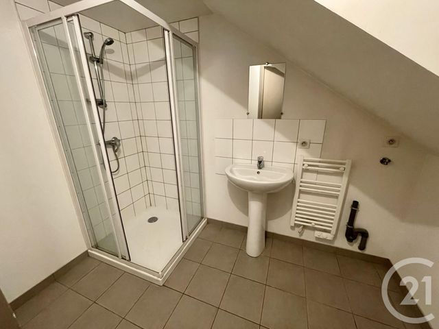 Appartement T3 à louer - 3 pièces - 52.04 m2 - BEAUJEU - 69 - RHONE-ALPES - Century 21 Coquillat Immobilier