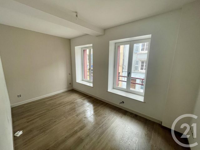 Appartement T3 à louer - 3 pièces - 52.04 m2 - BEAUJEU - 69 - RHONE-ALPES - Century 21 Coquillat Immobilier