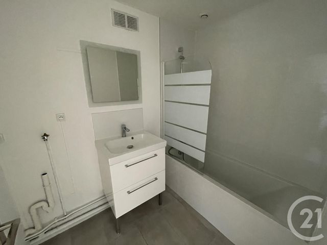 Appartement F1 à louer - 1 pièce - 36.43 m2 - CHARNAY LES MACON - 71 - BOURGOGNE - Century 21 Coquillat Immobilier