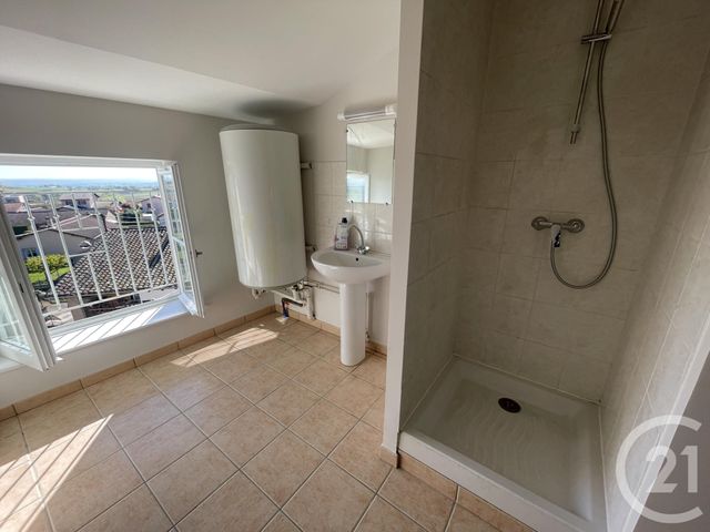 Appartement F3 à louer - 3 pièces - 56.64 m2 - ST ETIENNE DES OULLIERES - 69 - RHONE-ALPES - Century 21 Coquillat Immobilier