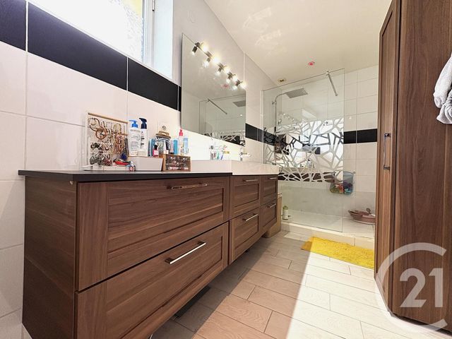 maison à louer - 3 pièces - 64.62 m2 - MONTMERLE SUR SAONE - 01 - RHONE-ALPES - Century 21 Coquillat Immobilier