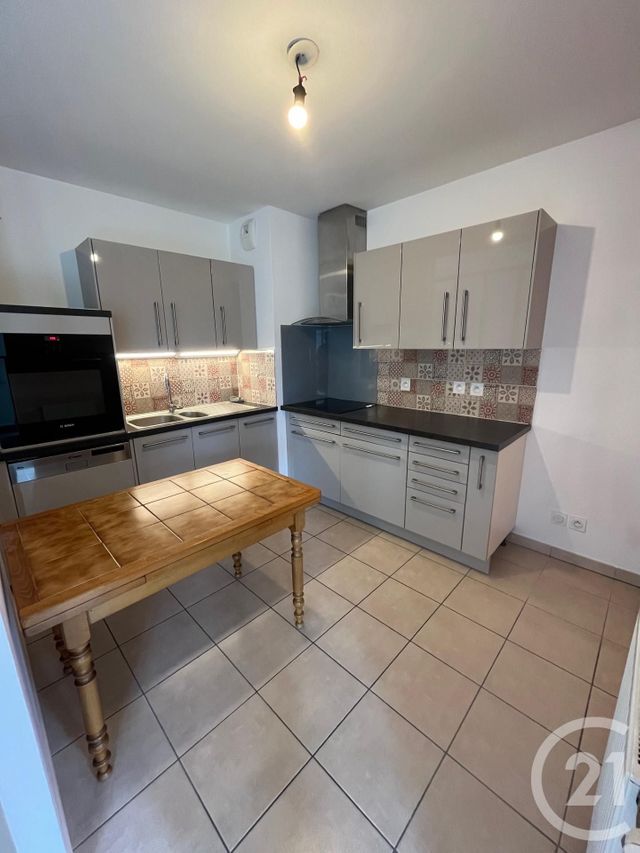 Appartement F4 à louer - 4 pièces - 81.61 m2 - VILLEFRANCHE SUR SAONE - 69 - RHONE-ALPES - Century 21 Coquillat Immobilier