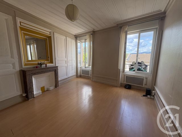 Appartement F2 à louer JULIENAS